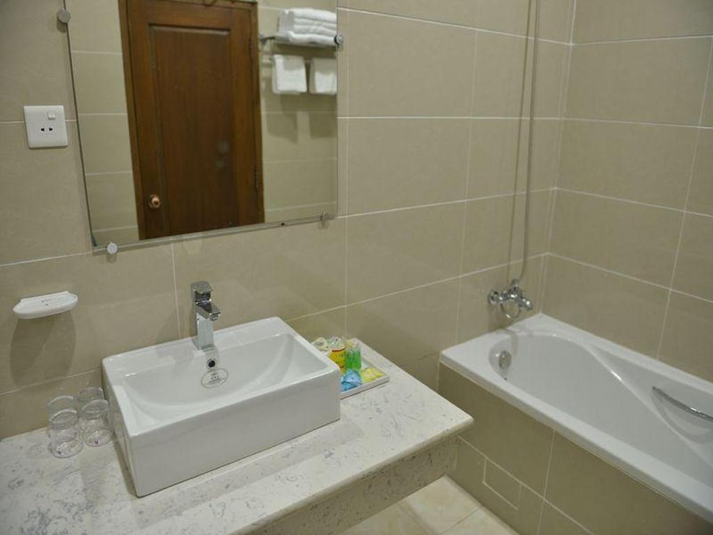 Hotel Myitkyinā Dış mekan fotoğraf