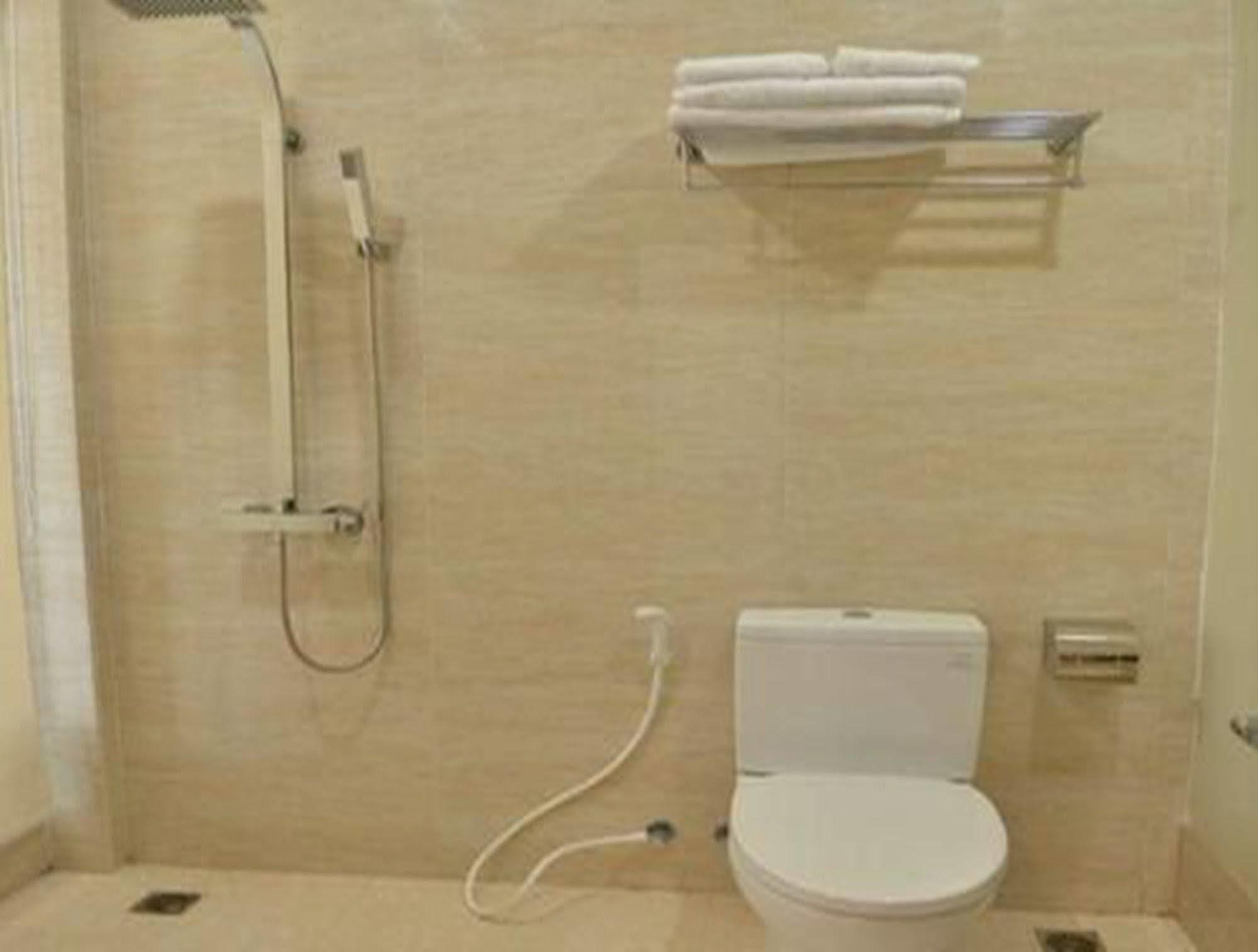 Hotel Myitkyinā Dış mekan fotoğraf