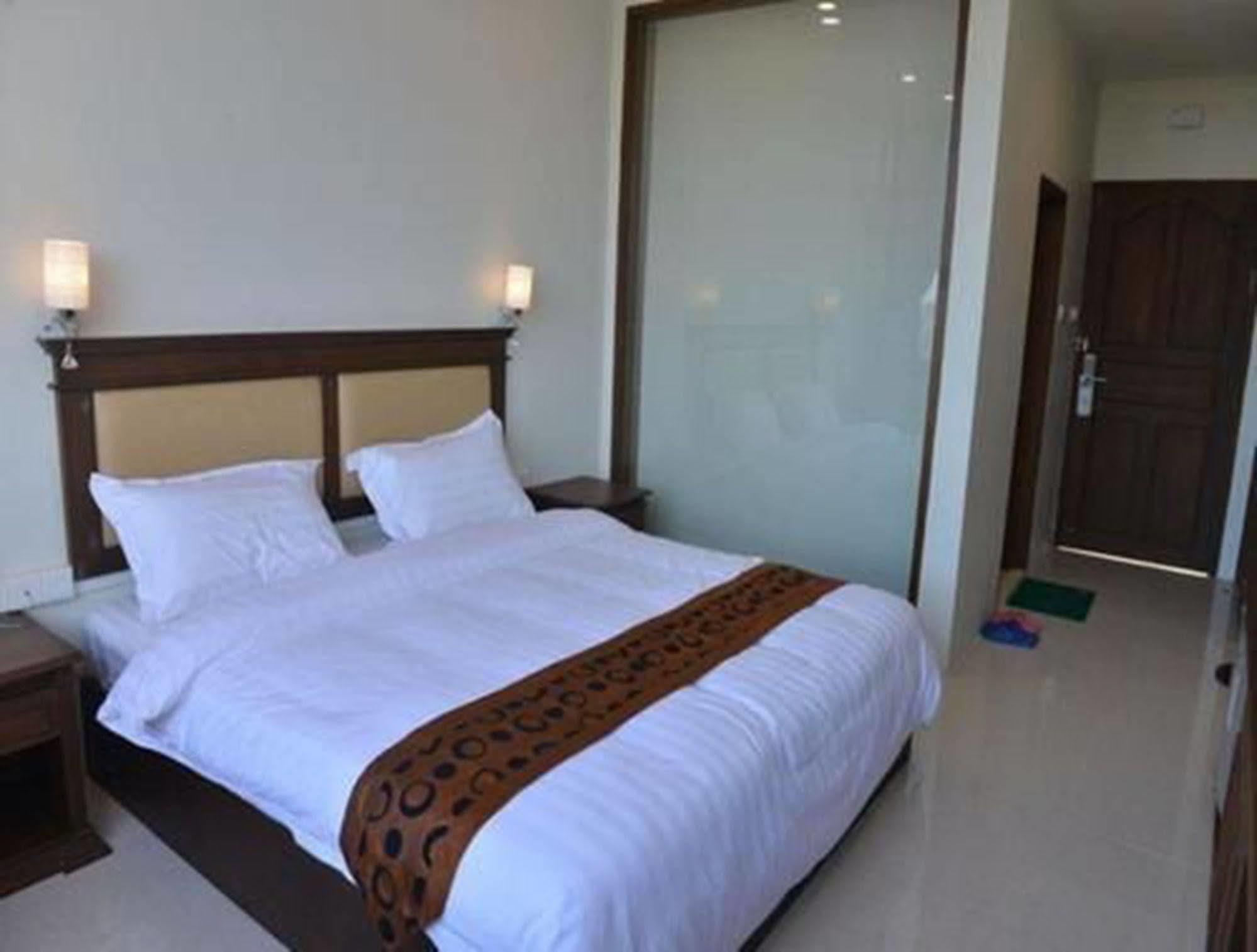 Hotel Myitkyinā Dış mekan fotoğraf