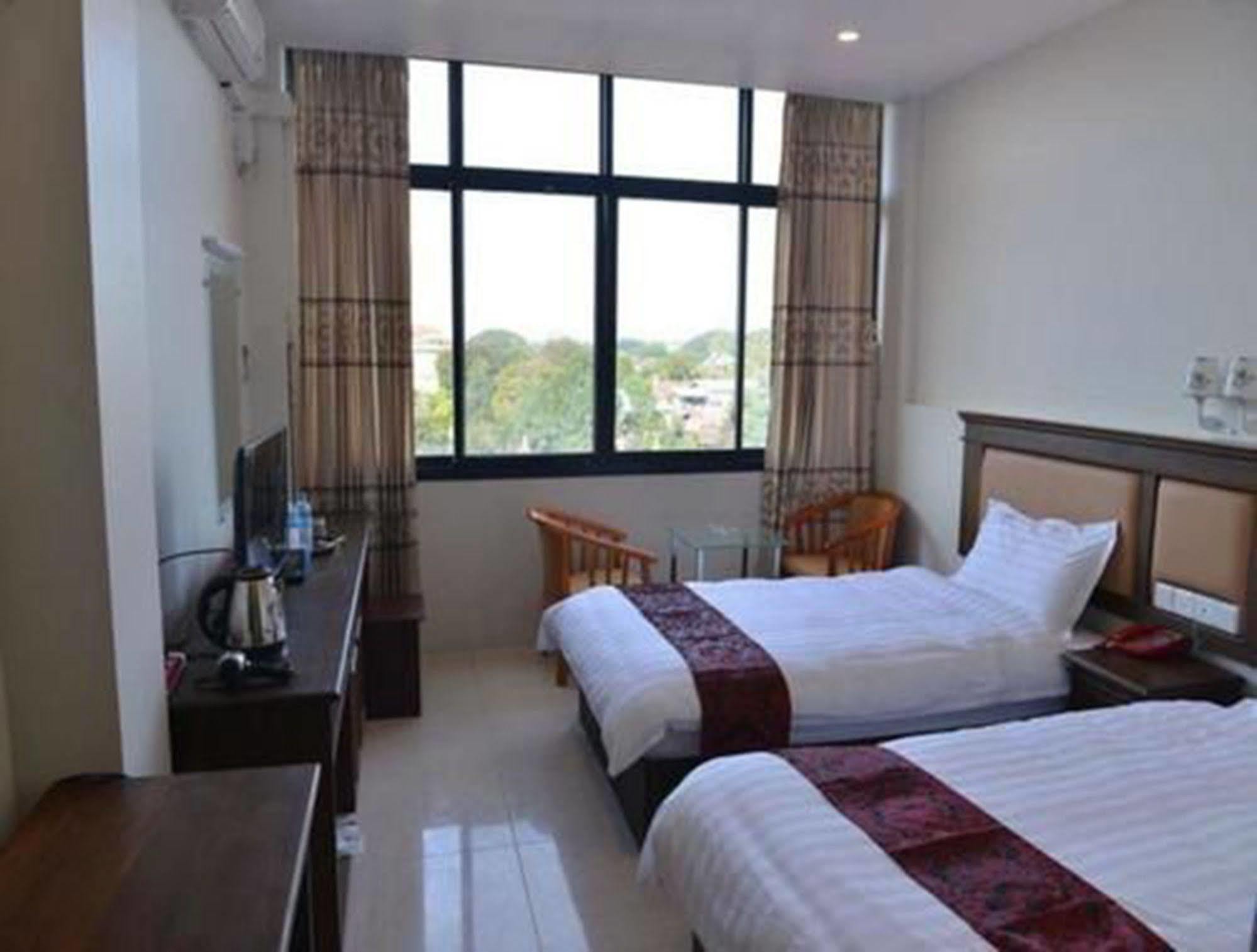 Hotel Myitkyinā Dış mekan fotoğraf