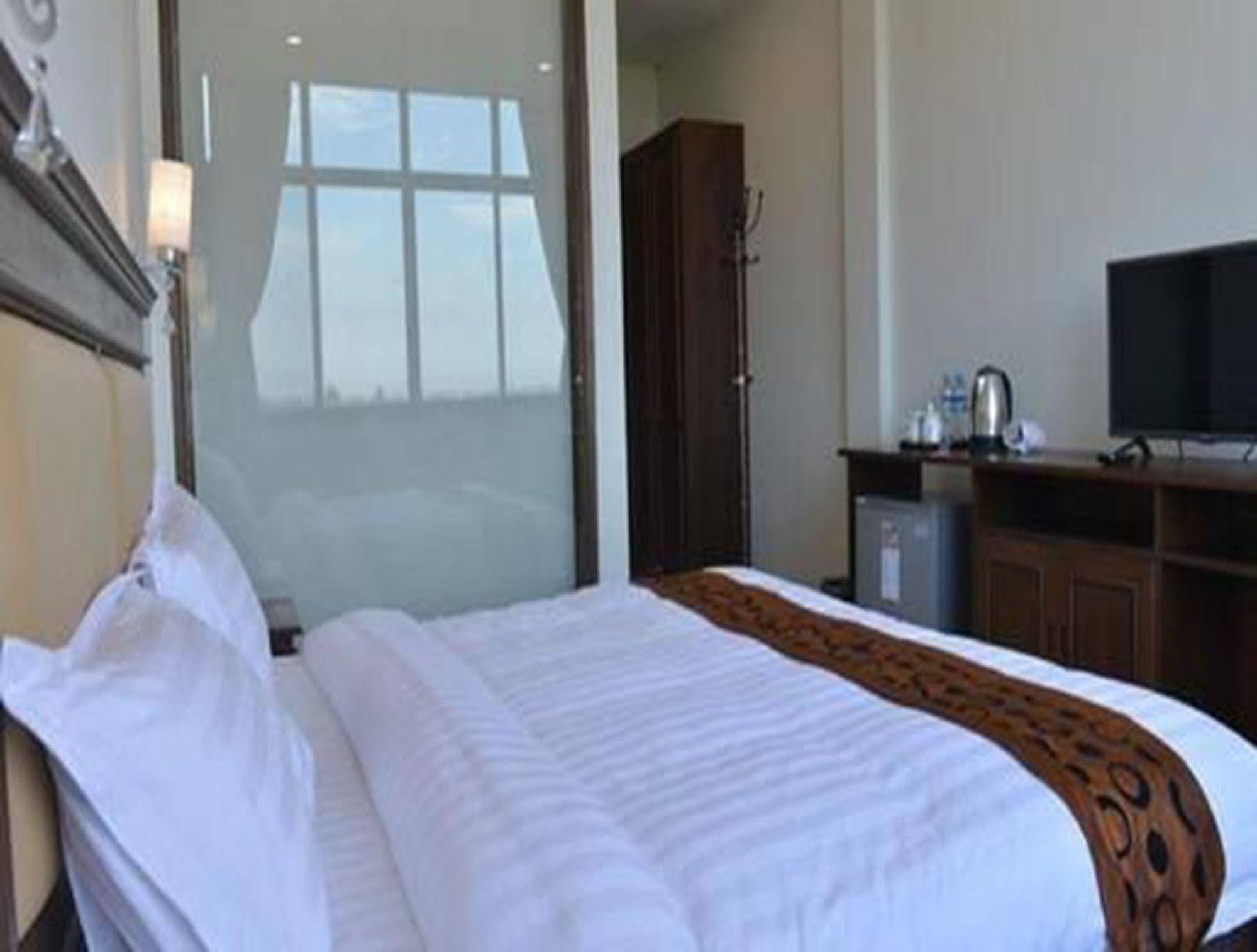 Hotel Myitkyinā Dış mekan fotoğraf